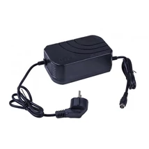Akkumulátor töltő 36V/1.8A  RCA /kerek/